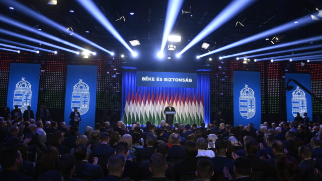 Budapest, 2023. február 18.
Orbán Viktor miniszterelnök évértékelõ beszédét tartja a Várkert Bazárban 2023. február 18-án.
MTI/Koszticsák Szilárd